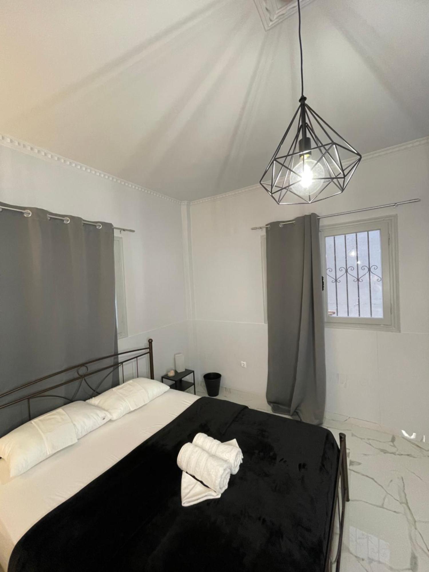 Airpoint Renovated Apartment Artemida  Bagian luar foto