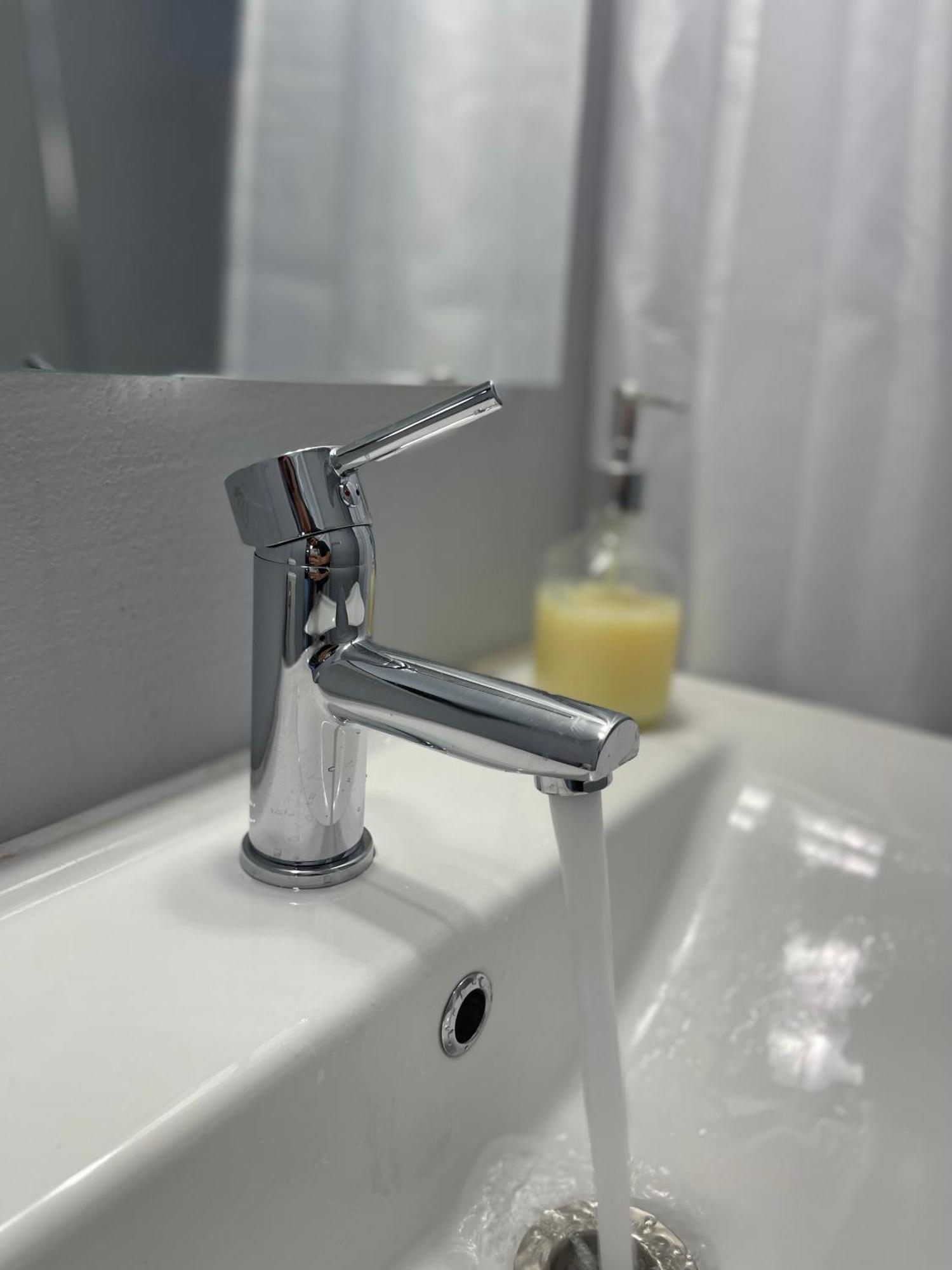 Airpoint Renovated Apartment Artemida  Bagian luar foto